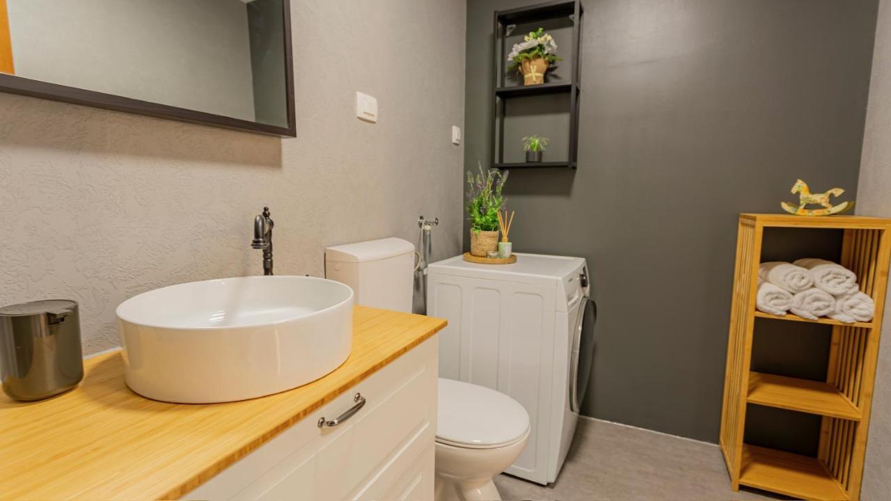 New Delux Green Garden Apartment With Hotube **** Split Eksteriør bilde