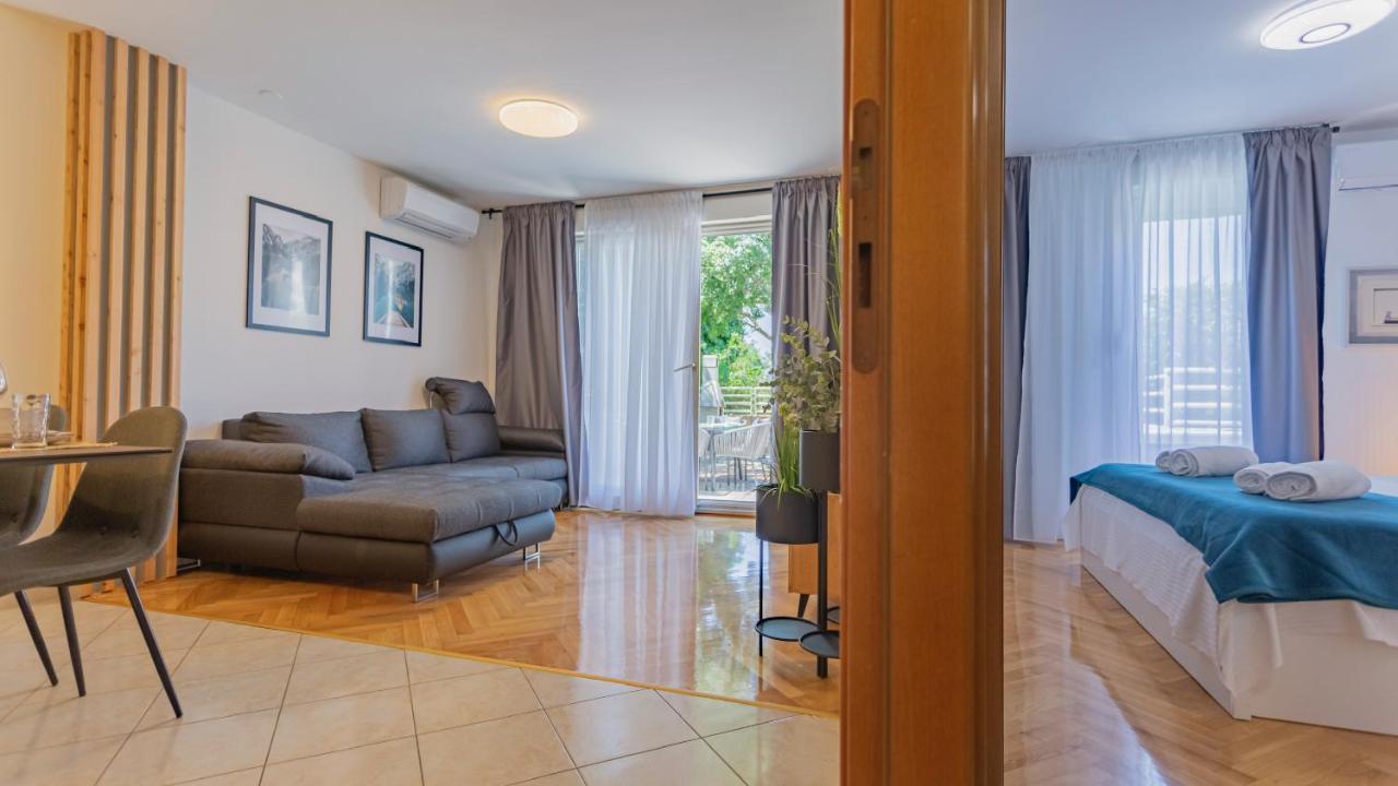 New Delux Green Garden Apartment With Hotube **** Split Eksteriør bilde
