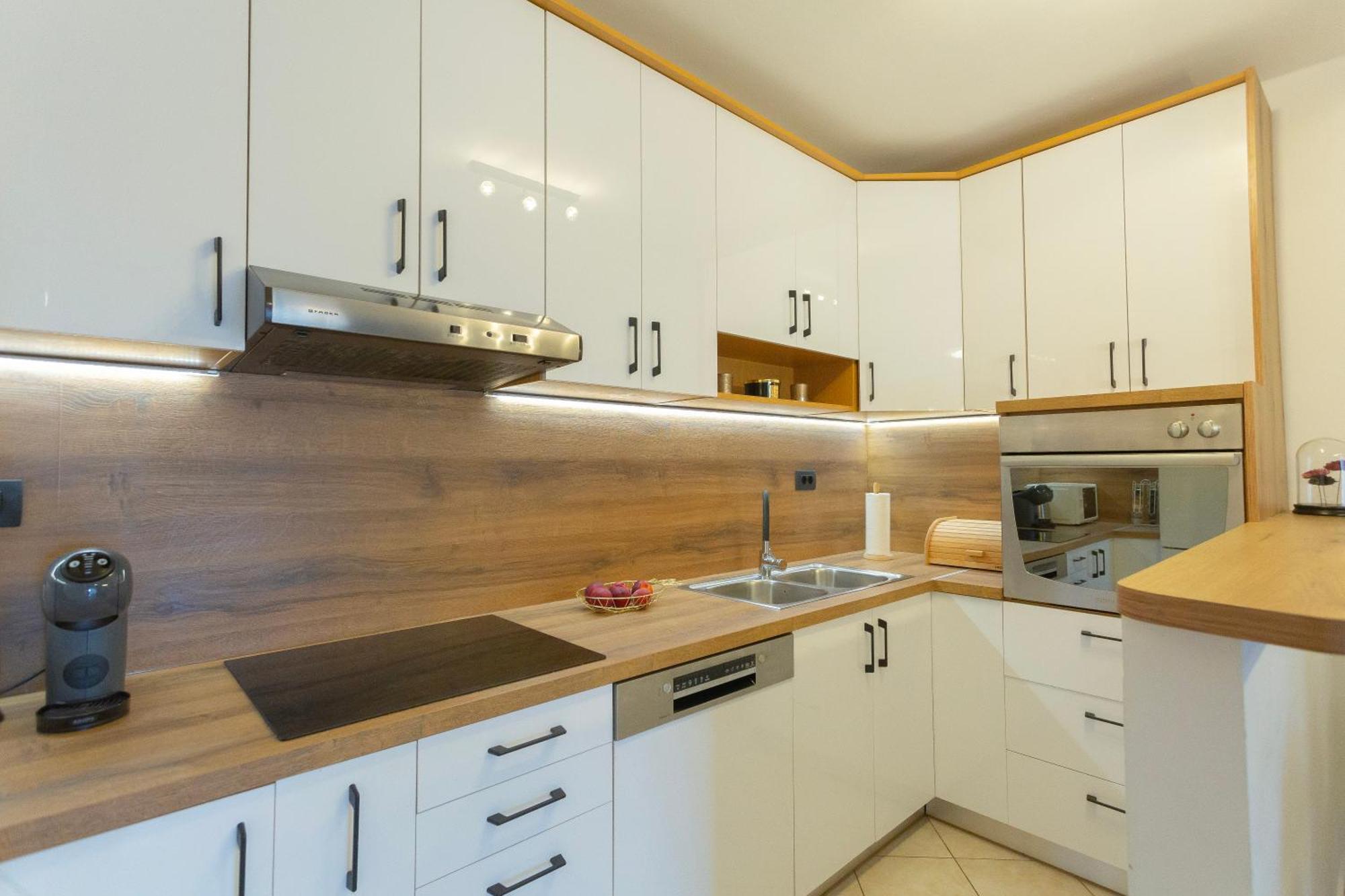 New Delux Green Garden Apartment With Hotube **** Split Eksteriør bilde